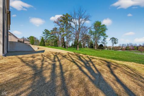 1713 Deer Creek Way Columbus IN 47201