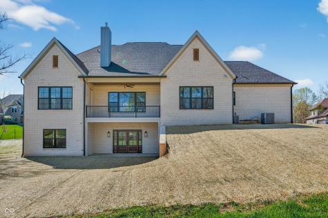 1713 Deer Creek Way Columbus IN 47201