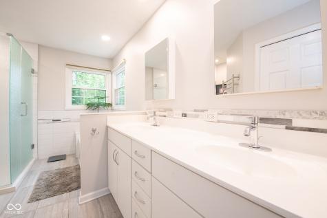 610 Danbury Drive Zionsville IN 46077
