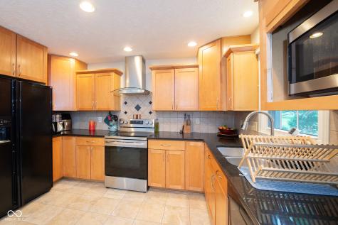 610 Danbury Drive Zionsville IN 46077