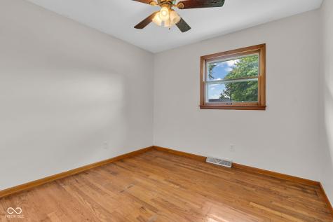 1027 E Logan Street Brownsburg IN 46112