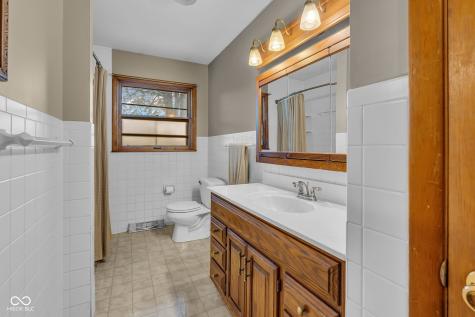 1027 E Logan Street Brownsburg IN 46112
