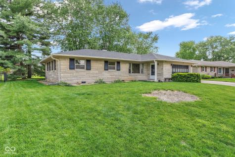 1027 E Logan Street Brownsburg IN 46112