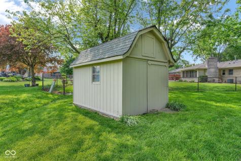 1027 E Logan Street Brownsburg IN 46112