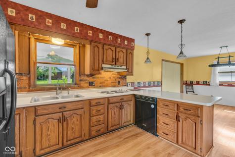 1027 E Logan Street Brownsburg IN 46112