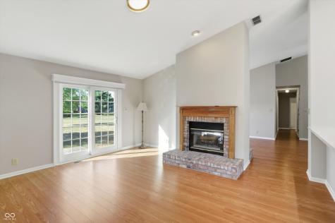 225 W Tansey Crossing Westfield IN 46074