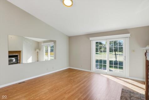 225 W Tansey Crossing Westfield IN 46074