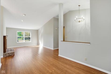225 W Tansey Crossing Westfield IN 46074