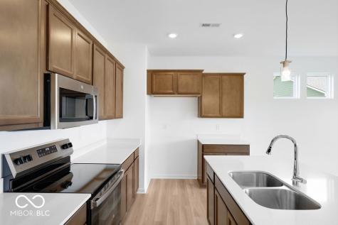 1121 Authentic Lane Indianapolis IN 46239