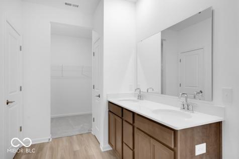1121 Authentic Lane Indianapolis IN 46239