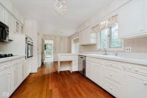 11327 Lakeshore Drive W Carmel IN 46033