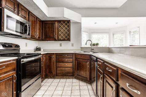 7570 Pinesprings West Drive Indianapolis IN 46256
