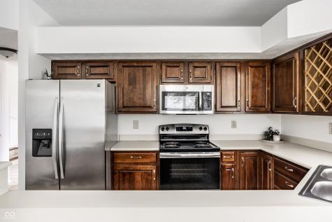 7570 Pinesprings West Drive Indianapolis IN 46256