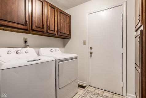 7570 Pinesprings West Drive Indianapolis IN 46256