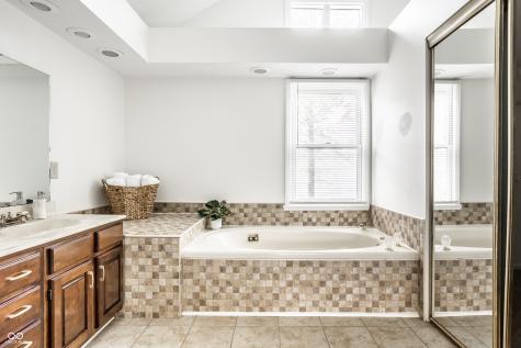 7570 Pinesprings West Drive Indianapolis IN 46256
