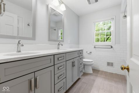 9008 Chestnut Court Indianapolis IN 46260