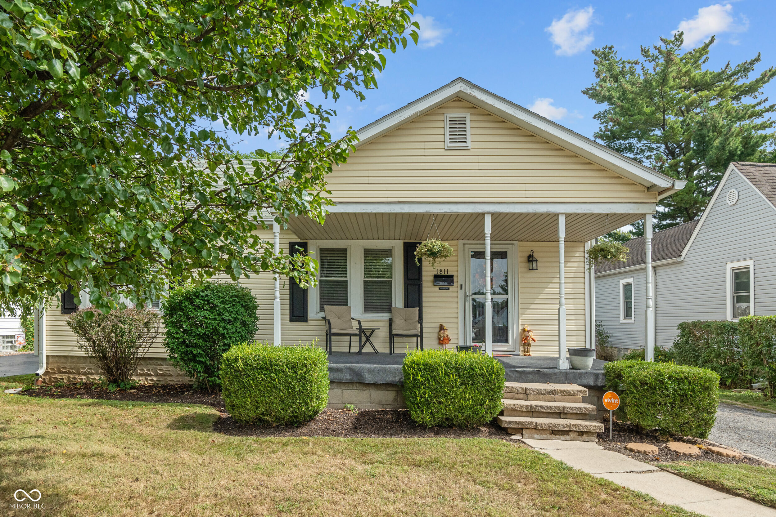 1811 Christopher Lane Indianapolis IN 46224