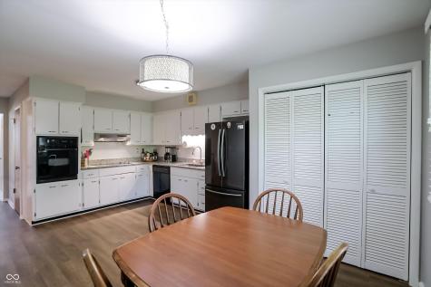 7010 Grosvenor Place Indianapolis IN 46220