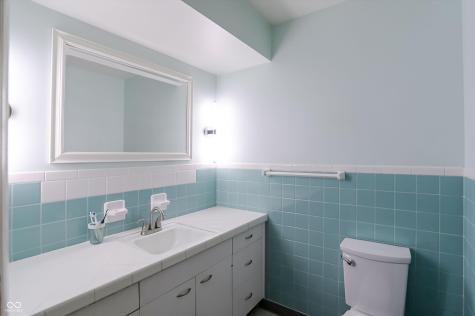 7010 Grosvenor Place Indianapolis IN 46220