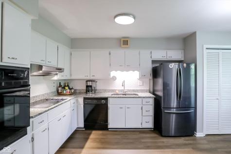 7010 Grosvenor Place Indianapolis IN 46220