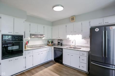 7010 Grosvenor Place Indianapolis IN 46220