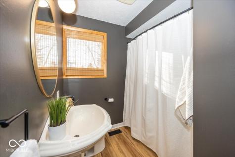8058 N Richardt Avenue Indianapolis IN 46256