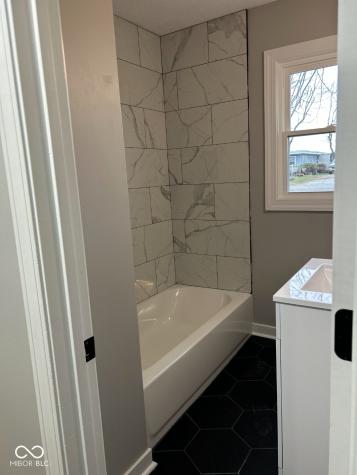 909 N Sadlier Drive Indianapolis IN 46219