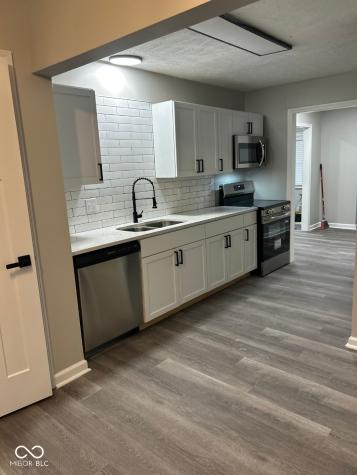 909 N Sadlier Drive Indianapolis IN 46219