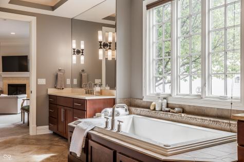 2377 Finchley Road Carmel IN 46032