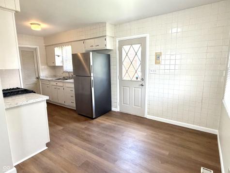 208 N 5th Avenue Beech Grove IN 46107
