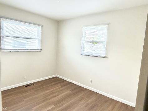 208 N 5th Avenue Beech Grove IN 46107