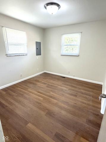 208 N 5th Avenue Beech Grove IN 46107