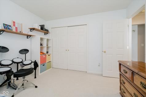 10439 Secretariat Drive Indianapolis IN 46234