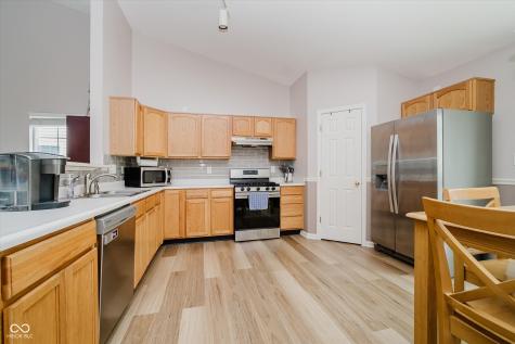 10439 Secretariat Drive Indianapolis IN 46234