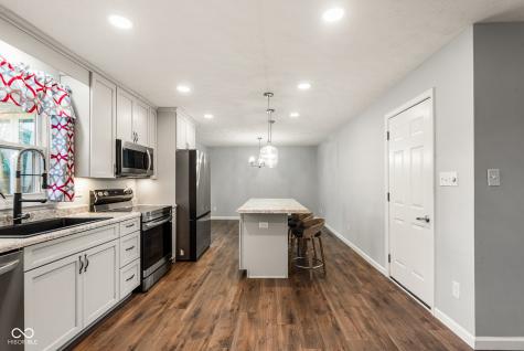 5627 E Homestead Drive Columbus IN 47201