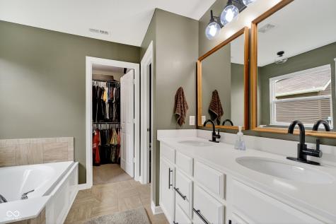 14027 Short Stone Place Mccordsville IN 46055