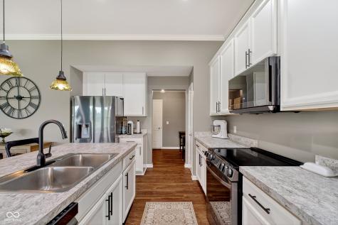 14027 Short Stone Place Mccordsville IN 46055