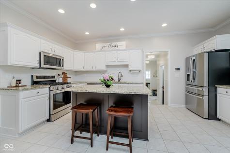 10266 Windward Pass Fishers IN 46037