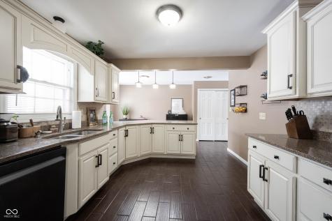 8720 Ellington Drive Indianapolis IN 46234