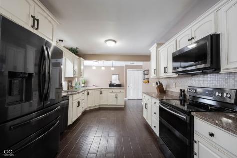 8720 Ellington Drive Indianapolis IN 46234