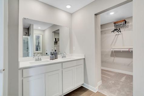 7448 Manor Lake Lane Indianapolis IN 46268
