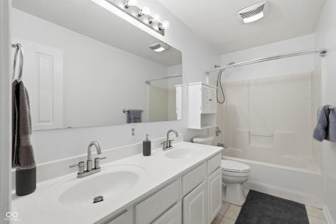 1036 Spanish Lake Drive Avon IN 46123