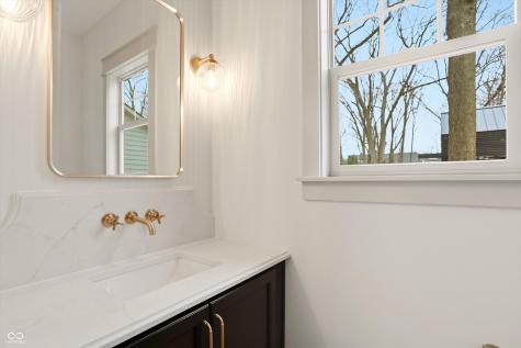 122 E 32nd Street Indianapolis IN 46205