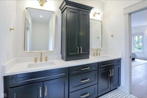 122 E 32nd Street Indianapolis IN 46205