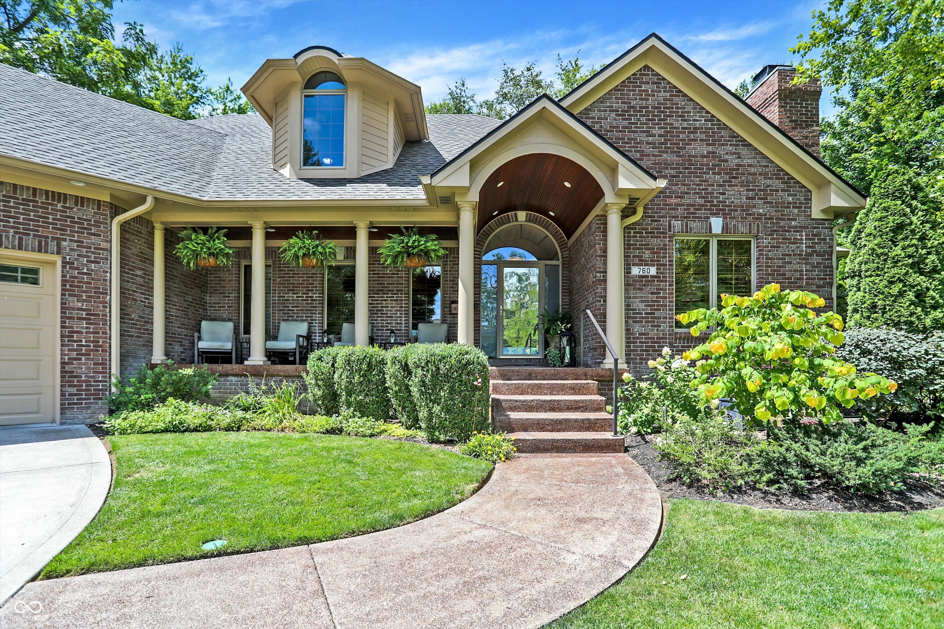 760 Laurel Avenue Zionsville IN 46077