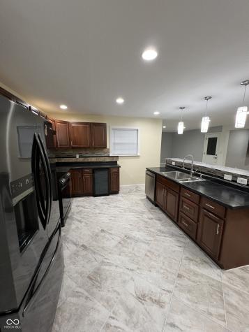 7638 E 37th Place Indianapolis IN 46226