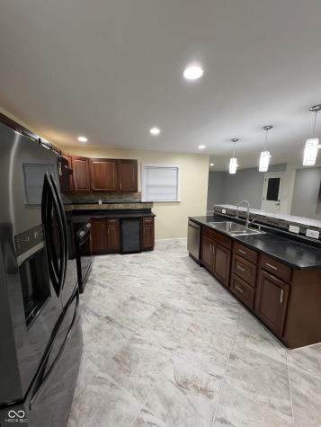 7638 E 37th Place Indianapolis IN 46226