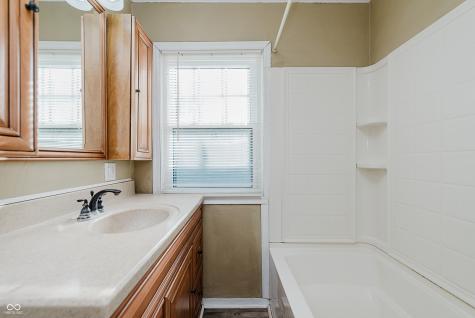 209 W Broadway Street Alexandria IN 46001