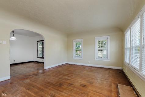 209 W Broadway Street Alexandria IN 46001