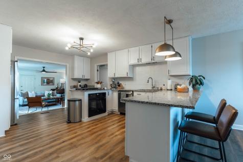 7002 Woodside Drive Indianapolis IN 46260